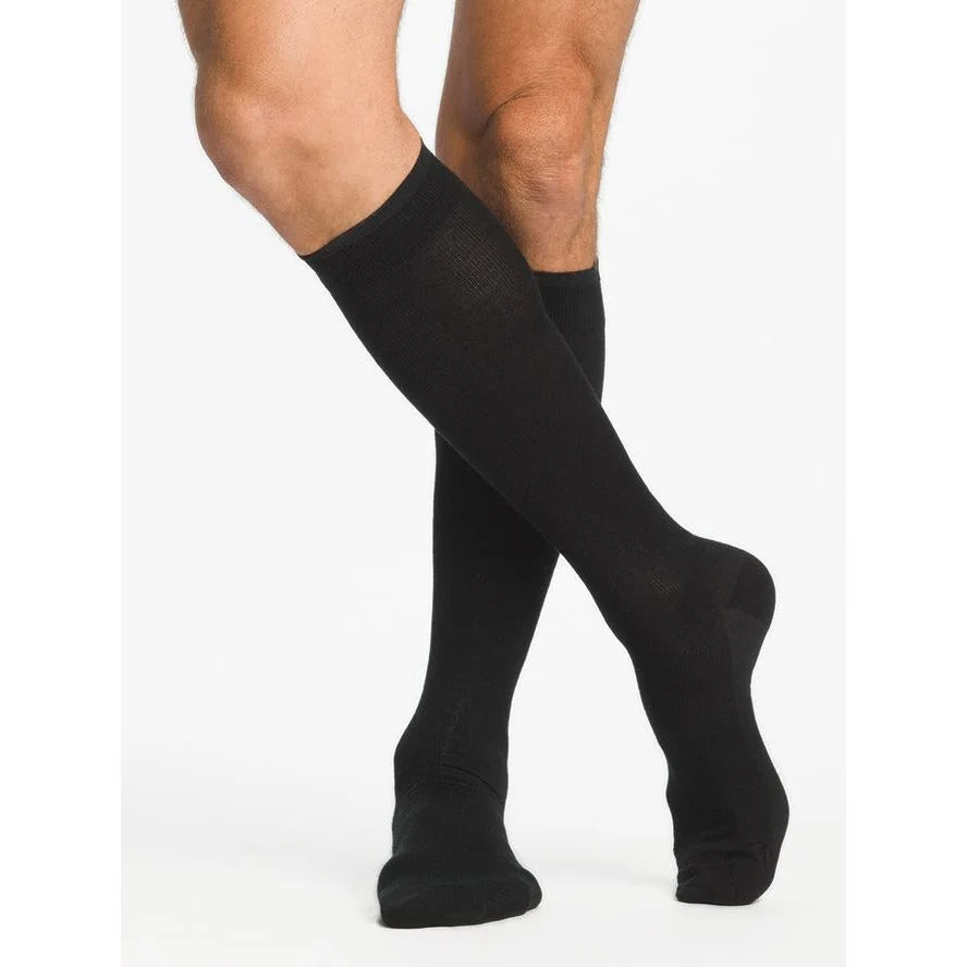 Sigvaris All-Season Merino Wool Men's Knee High 15-20 mmHg - Image 3