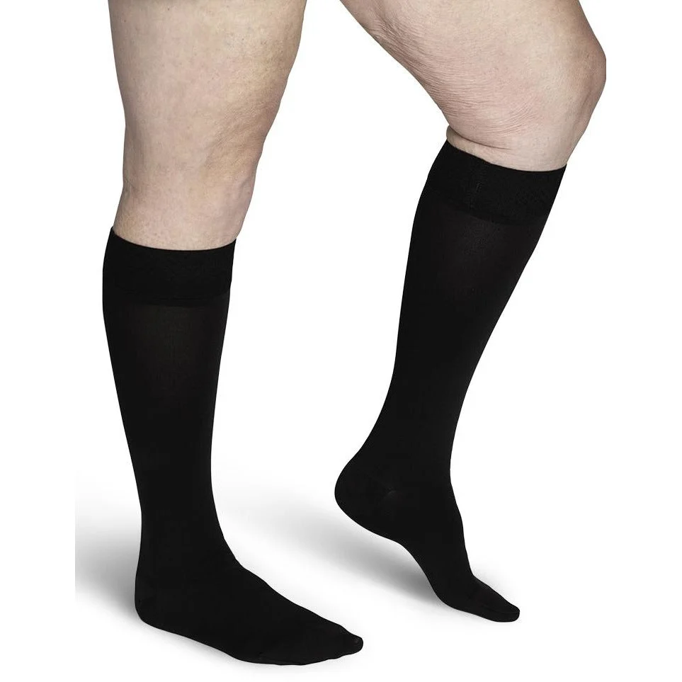Sigvaris Secure Women's Knee High 20-30 mmHg - Image 2